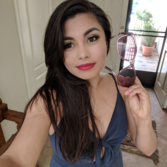 Meet your Posher, Claudia - Picture 6 of 8